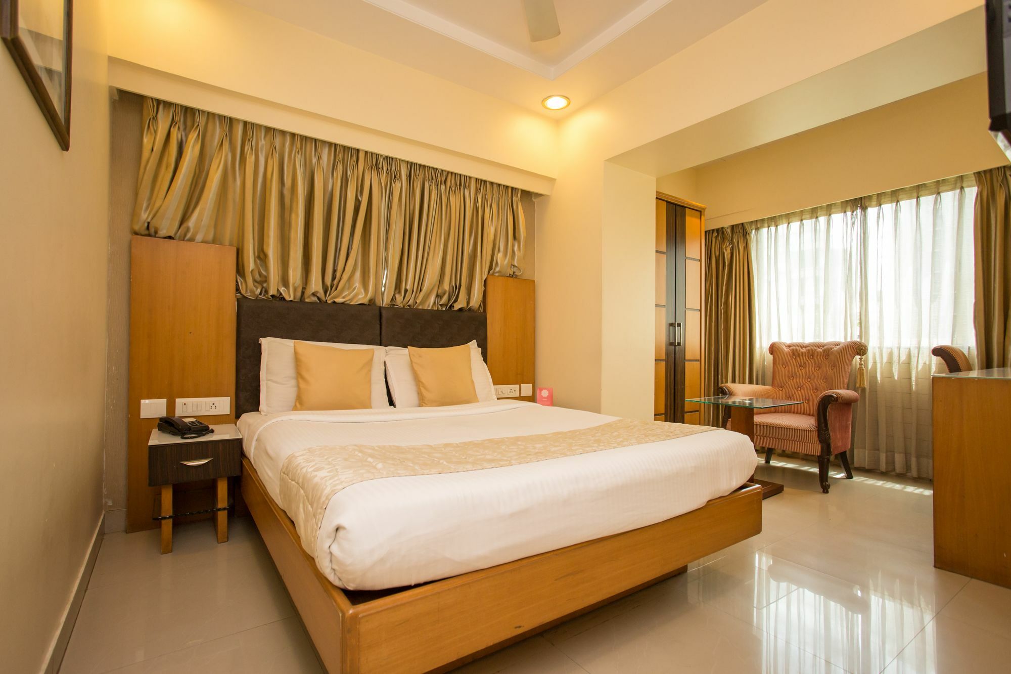 Oyo 10007 Hotel Grace Residency Bombaj Zewnętrze zdjęcie
